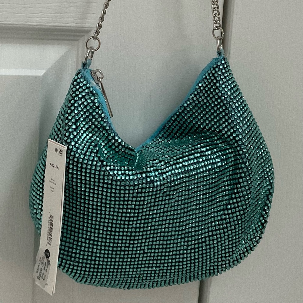 Aqua - Picture 2 of 4
